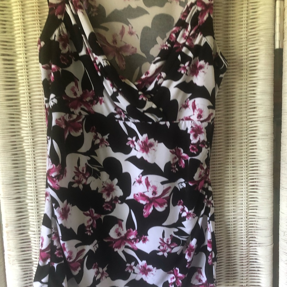 Cute floral tank.
